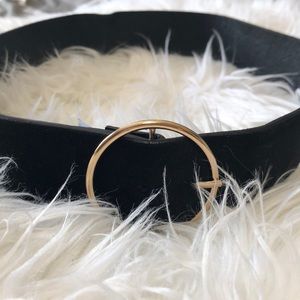 Black hoop belt
